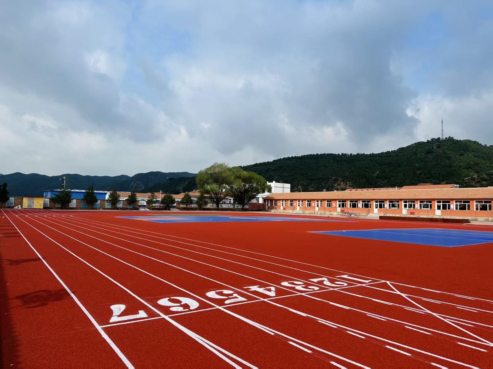 陇南市自结纹塑胶跑道幼儿园塑胶跑道 - 排名